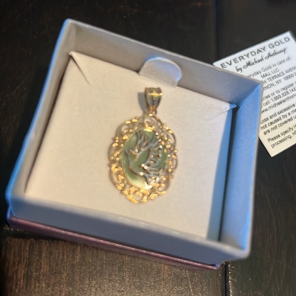 Michael Anthony dove pendant NIB - Picture 7 of 9